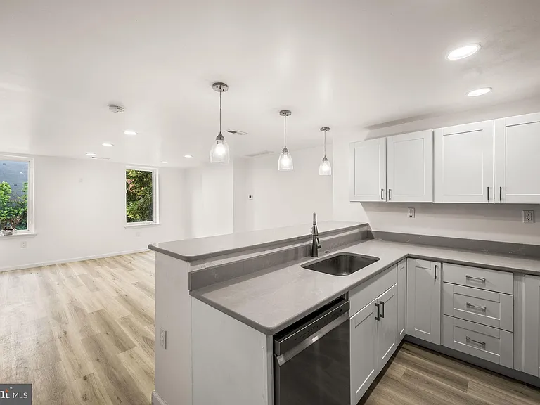 1633 Germantown Ave #2 — Photo 4