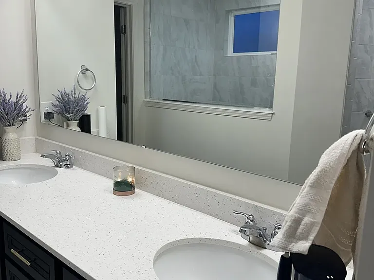 Dual vanity sinks in the master bathroom