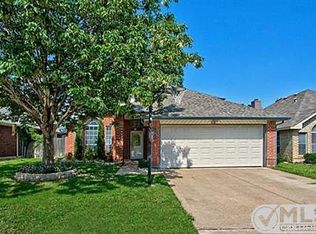 2867 Salado Trl, Fort Worth, TX 76118
