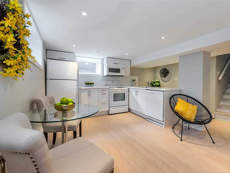 605 Mohawk Rd E #BASEMENT — Photo 7