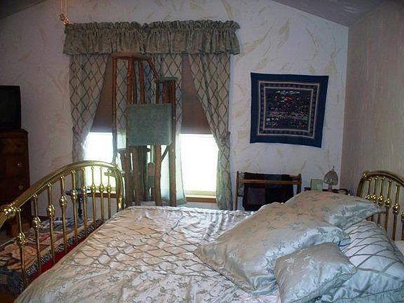 5th image of 537 W Juneau St #3