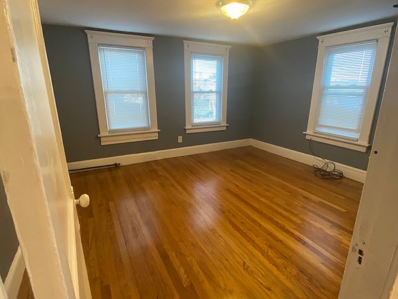 5th image of 219 School St #2L