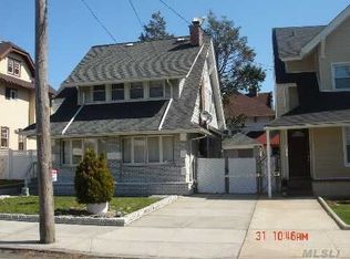 8527 104th St, Richmond Hill, NY 11418