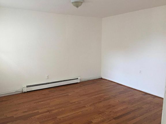 3rd image of 1247 Shackamaxon St APT 1
