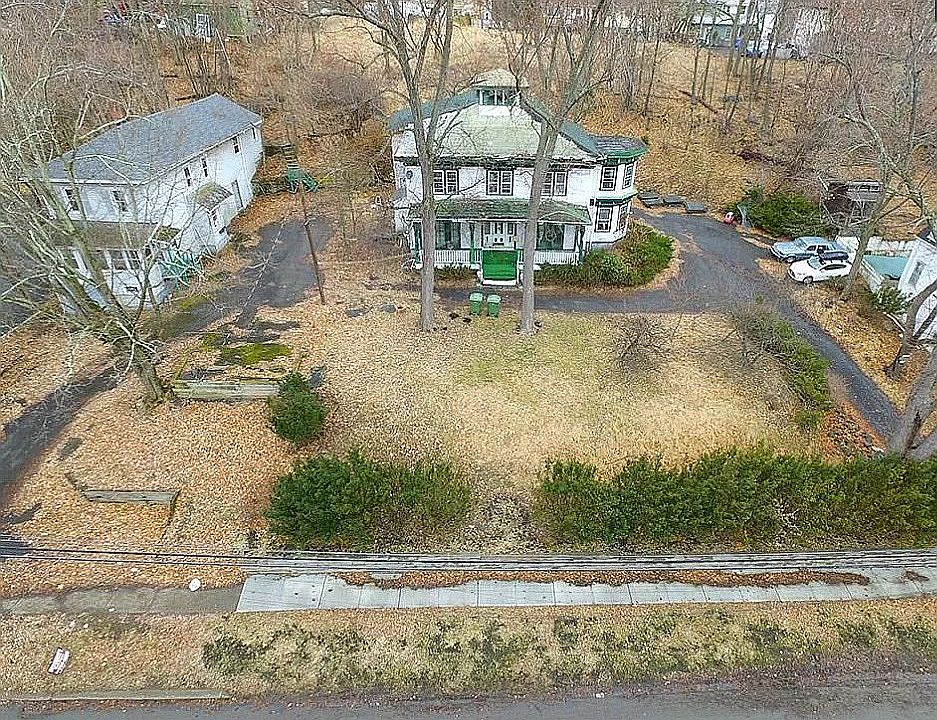 1st image of 230 Greenwich Ave