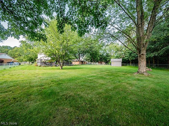 5th image of 4643 Hollyview Dr