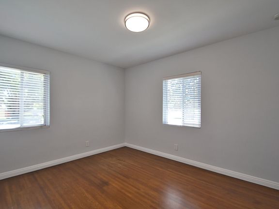 4th image of 2800 Vail Ave
