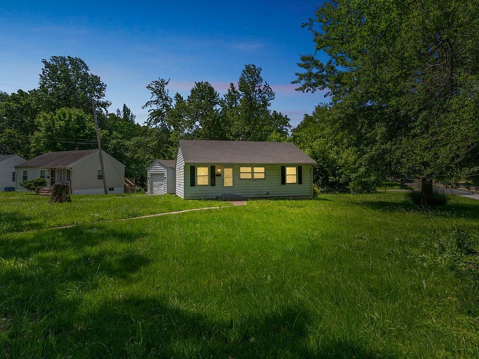 1st image of 300 Estridge Rd