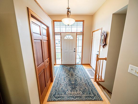 3rd image of 4219 Arbor Ln NW