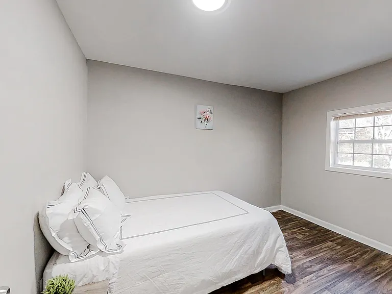 Castile Dr — Photo 1