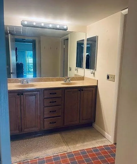 9440 Meadowood Dr #102 — Photo 13