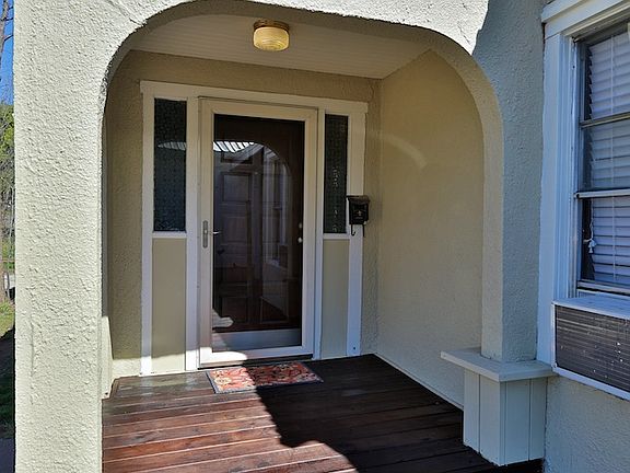 3rd image of 825 Palm St