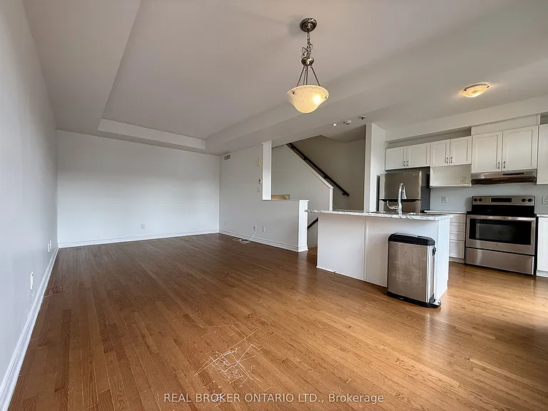 66 Fallengale Cres — Photo 17
