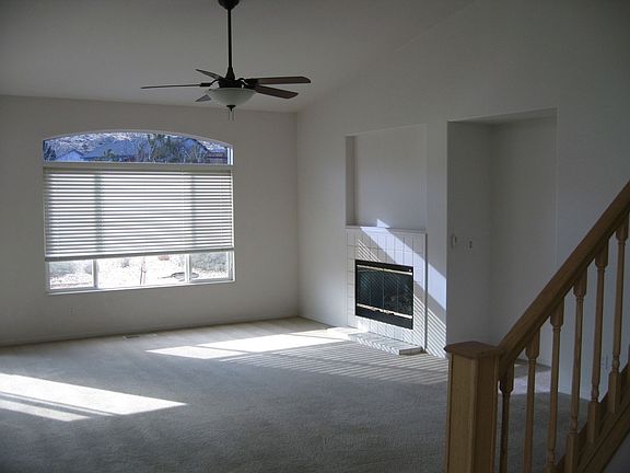 family room dining area
