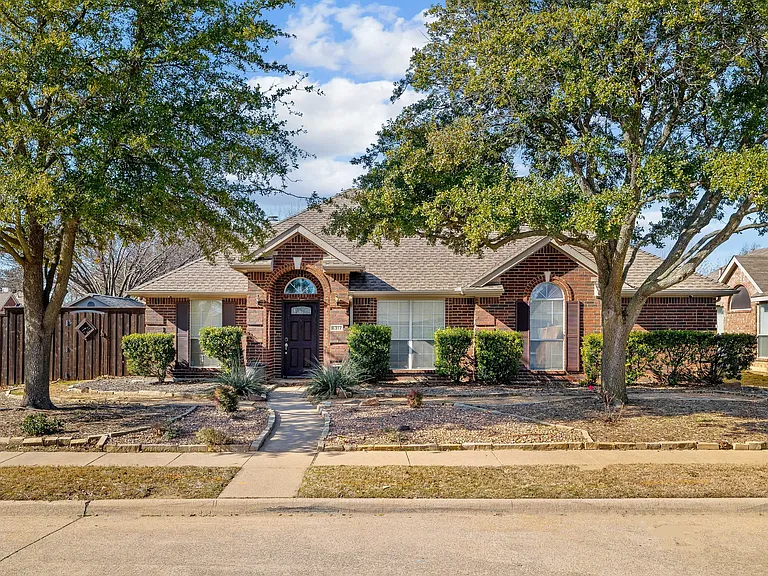 8317 Greenfield Dr — Photo 11