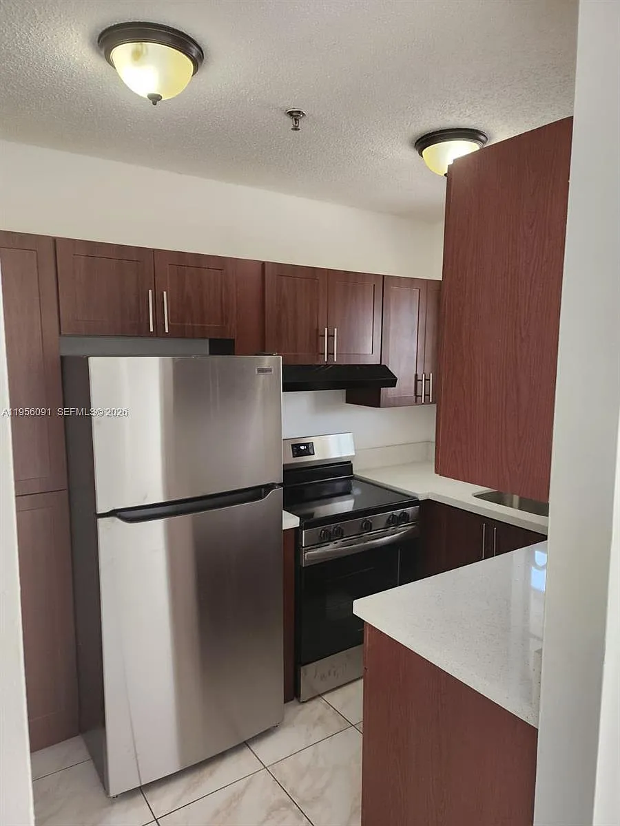 Building Photo - 10805 SW 86th St #12