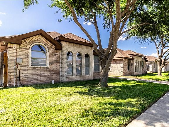 4th image of 900 S Palm Dr