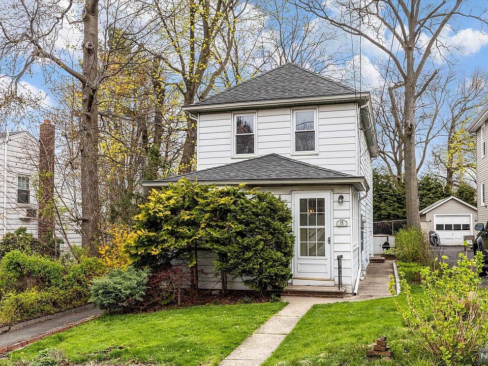 1st image of 431 Woodland Pl