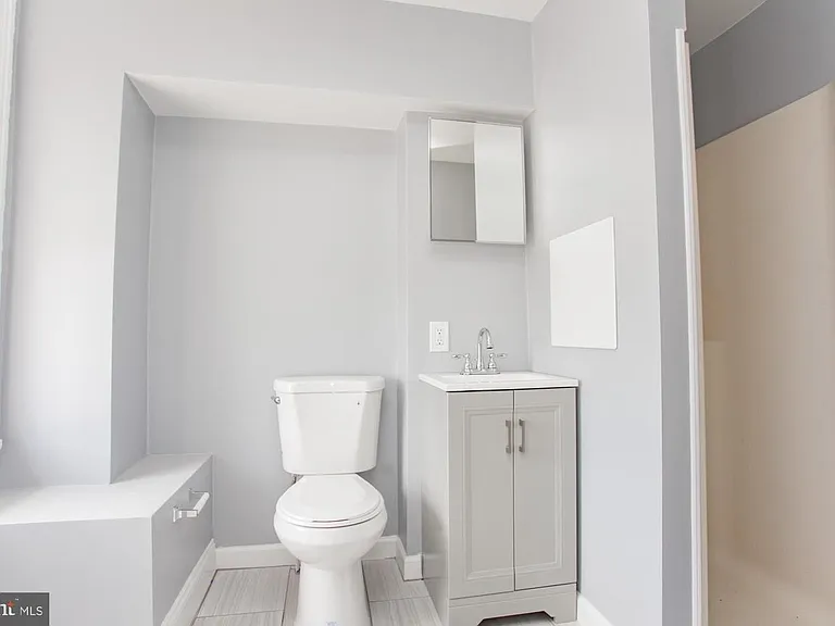27 Osborn St #1 — Photo 11