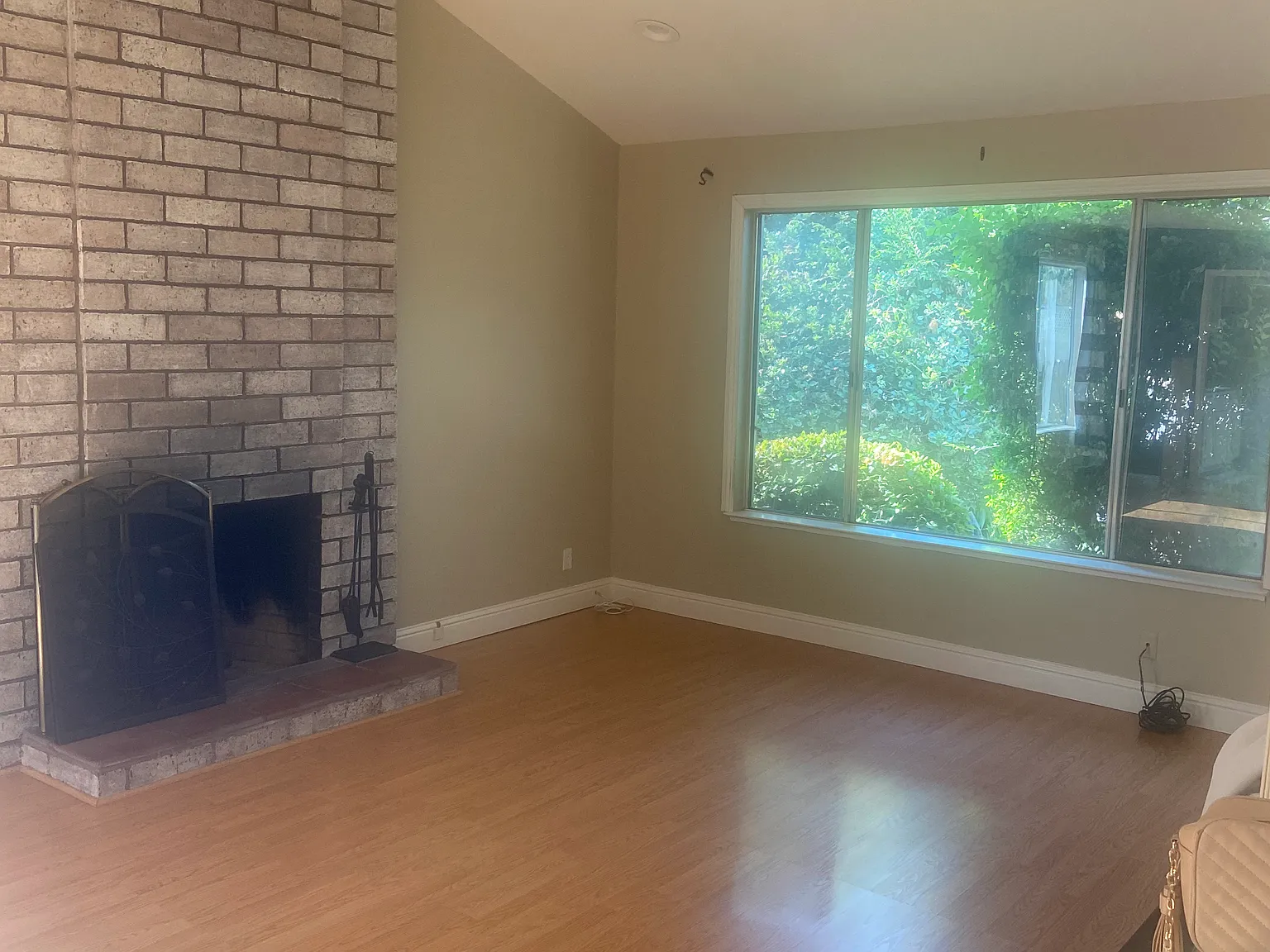 4 bed, 1628 sqft, $3,800 — Photo 3