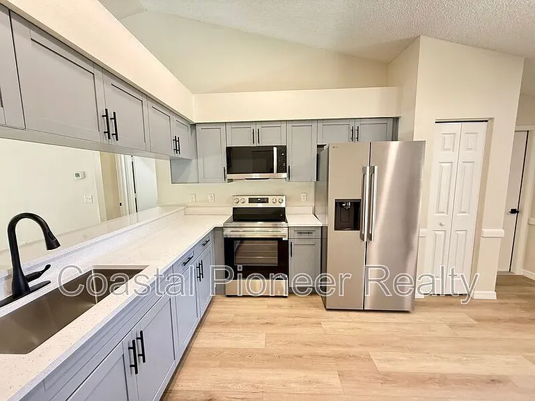 8774 Huntfield St — Photo 9