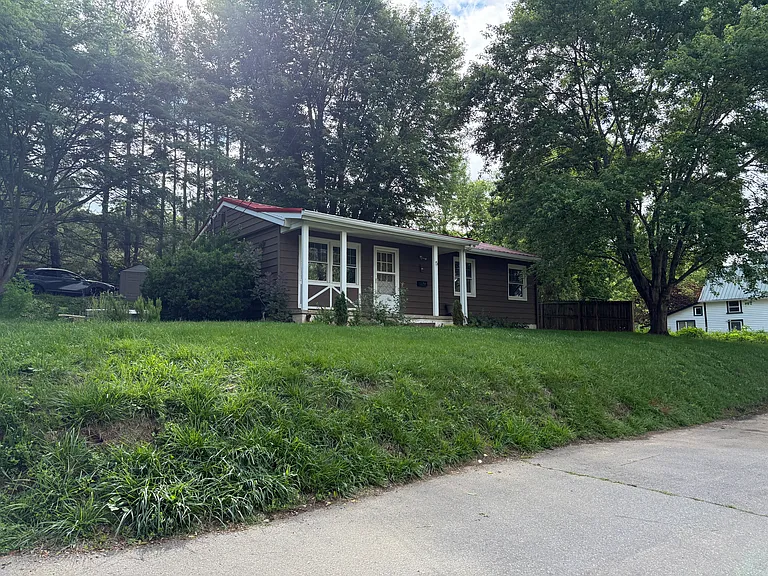 5 Woodrow Pl — Photo 8