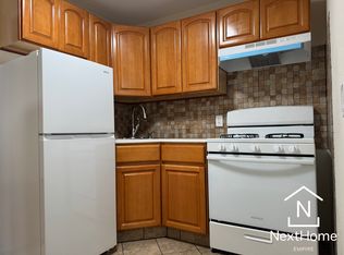 23-79 38th St #1, Astoria, NY 11105