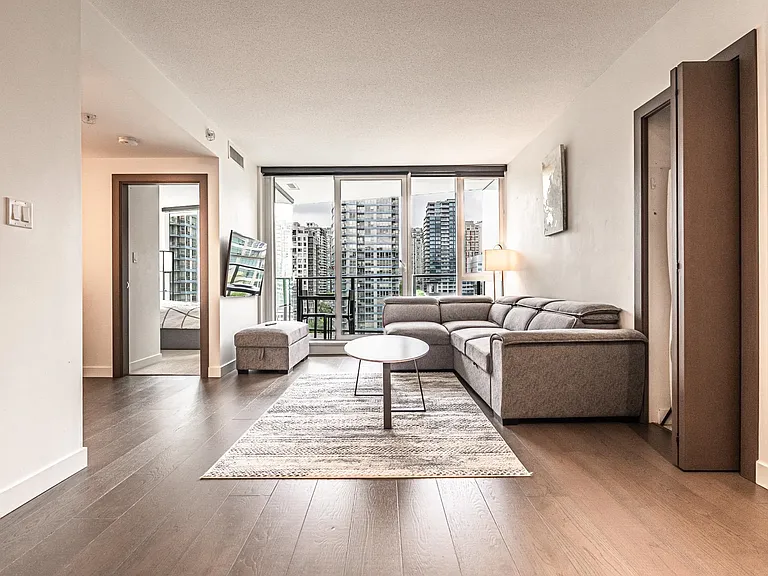 68 Smithe St #1121 — Photo 2