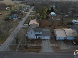 301 Poplar St, Winchester, KS 66097