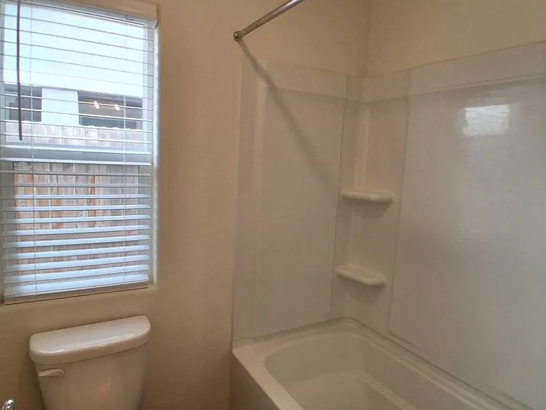 1646 Concord Ave — Photo 19