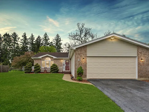 170 Cedarwood Dr, Steger, IL 60475