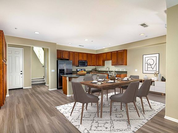 Jackson Pointe 111 Kitchen