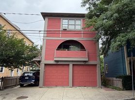 221 Charles St, Cambridge, MA