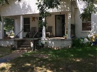 812 San Gabriel St, Rockdale, TX 76567