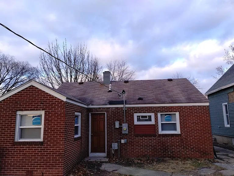 1329 E Main St — Photo 3