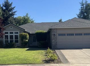 3584 Shamrock Dr, Medford, OR 97504