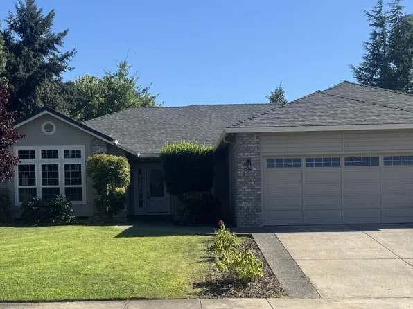 3584 Shamrock Dr, Medford, OR 97504