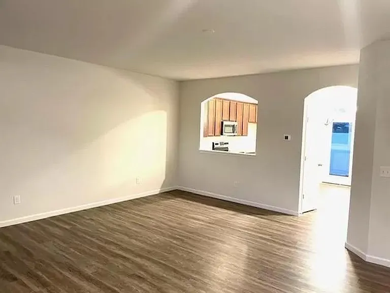 1103 Johns Walk Way — Photo 10