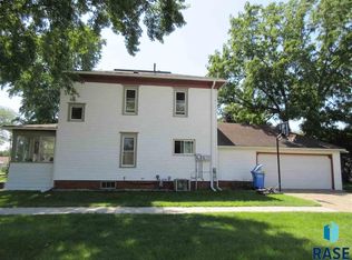 325 N Union Ave, Madison, SD 57042