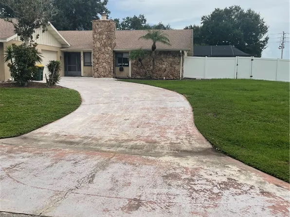 332 Oak Knolls Cir, Sebring, FL 33870