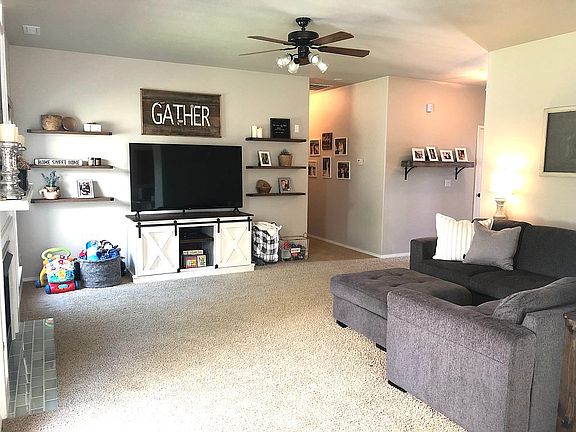 4th image of 1061 Sirron Ave