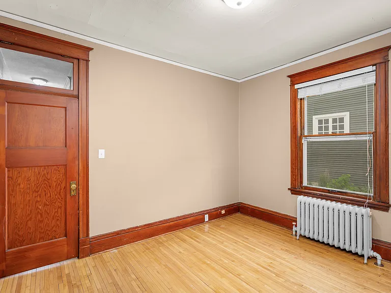 526 Reeves Dr — Photo 15