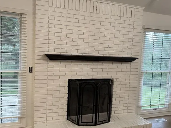 2085 Elkhorn Dr, Rochester Hills, MI 48307