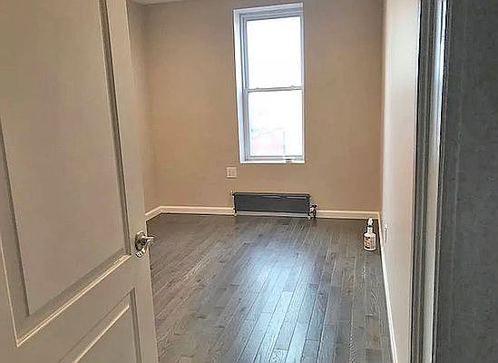 4th image of 3010 Steinway St #3