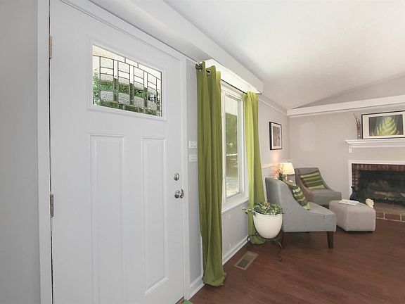 4th image of 543 Elmwood Ave
