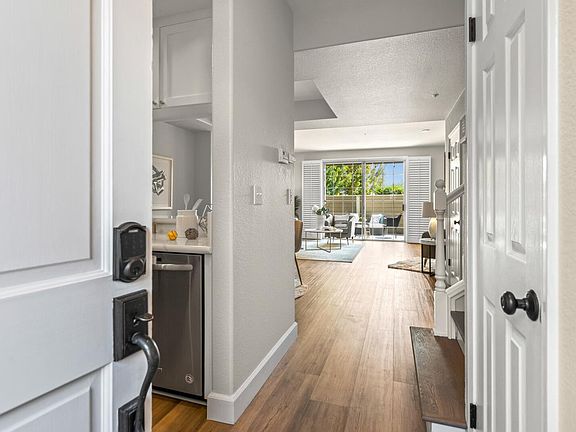 3rd image of 103 Farallon Dr