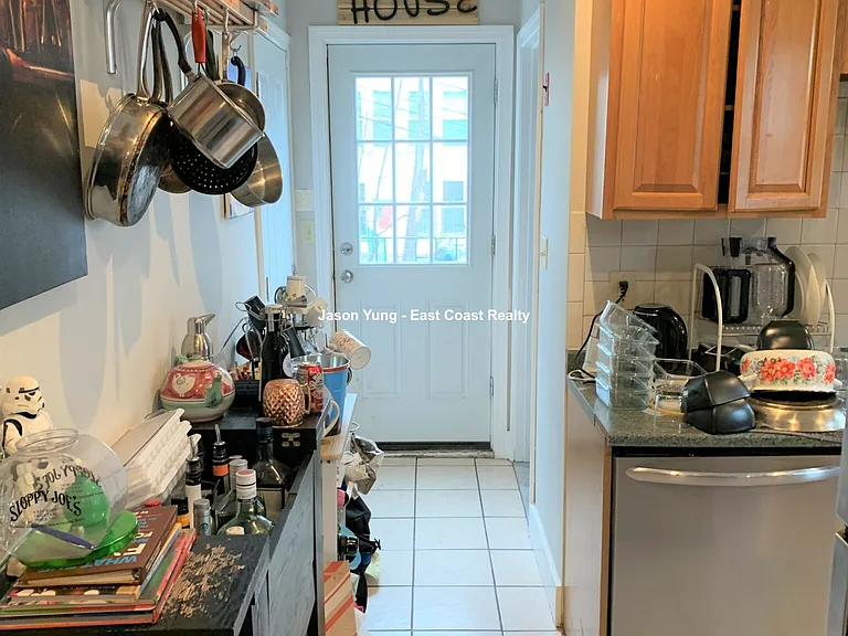 66 Quint Ave #2 — Photo 8