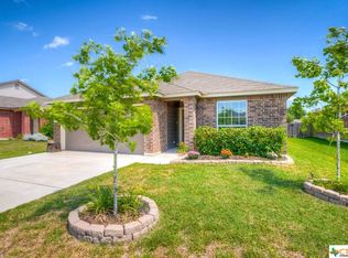 1613 Windridge Dr, Lockhart, TX 78644