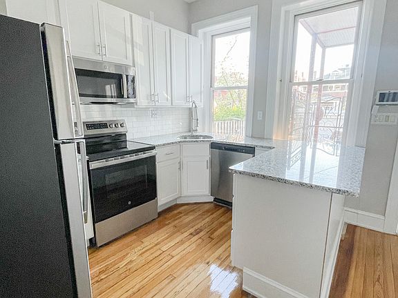 2nd image of 1820 Park Ave #1