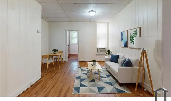 3 bed, 940 sqft, $1,175 — Photo 2